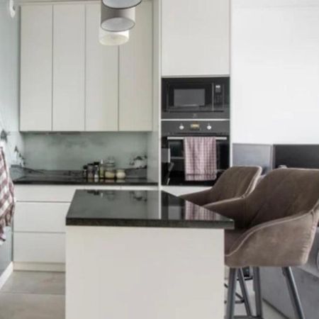 Super Apartment Емпуриабрава Екстериор снимка